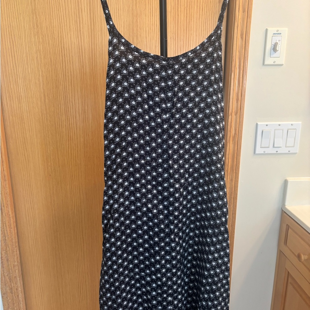 Elegant Black and White Patterned Robe Dress - Small